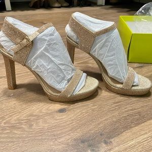 Gorgeous Gianni Bini formal bling platform heels; size 8; champagne jeweled